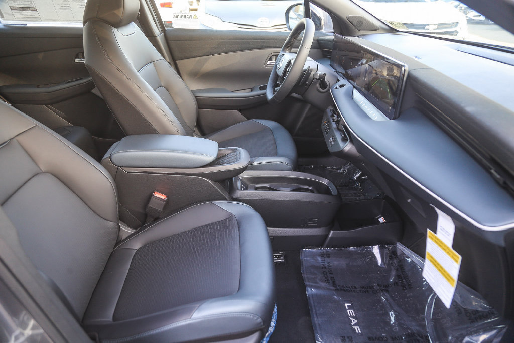 New 2026 Nissan Leaf SV+ w/ Floor Mat Package (SV+) FWD image 18