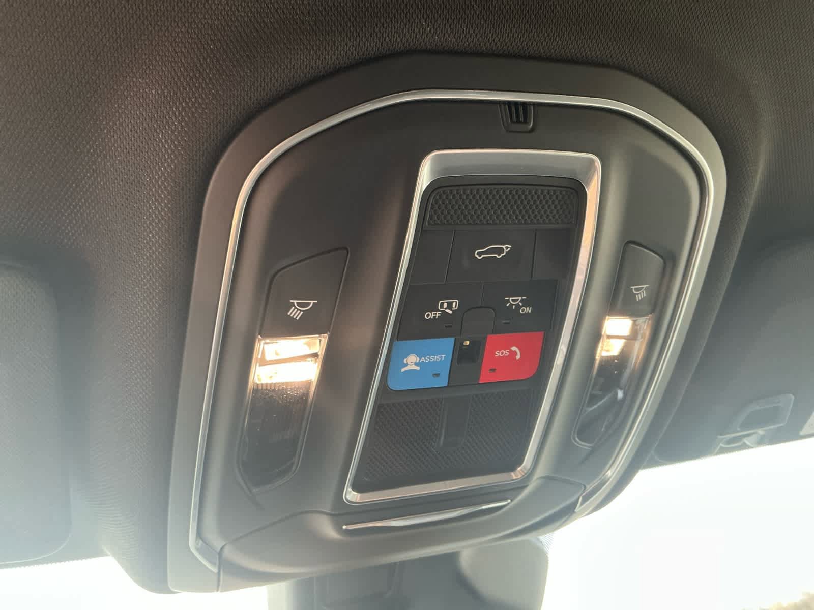 New 2025 Jeep Grand Cherokee Laredo w/ Luxury Tech Group I image 25