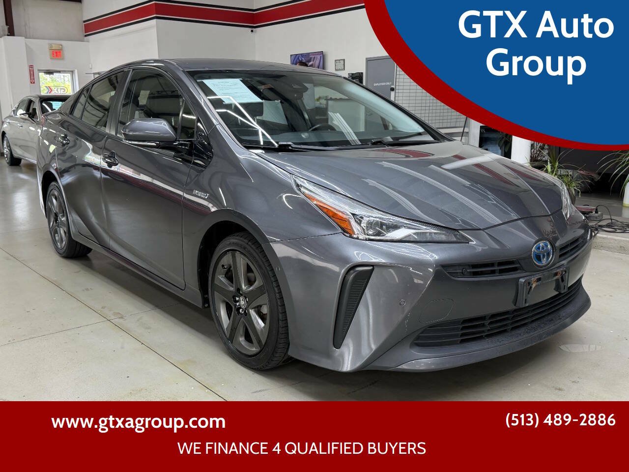 Used 2020 Toyota Prius XLE FWD image 1
