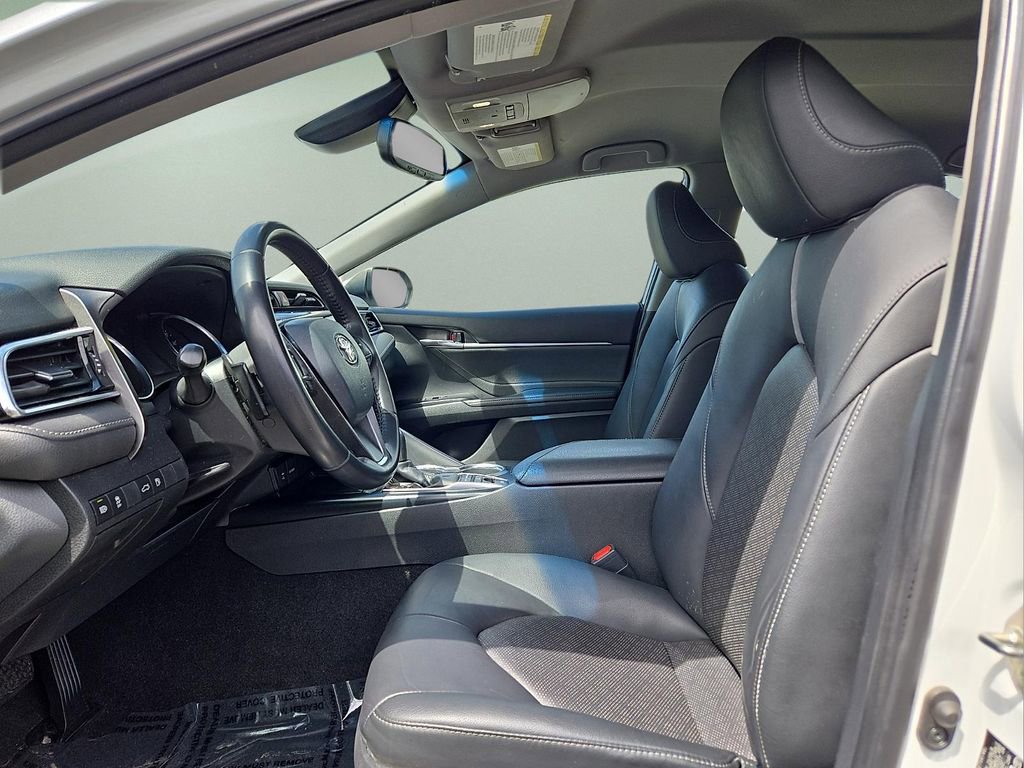 Used 2018 Toyota Camry XSE FWD image 13
