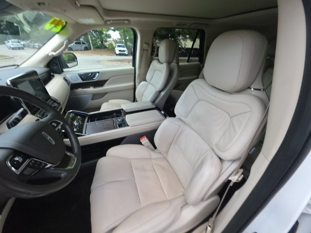 Used 2020 Lincoln Navigator Reserve w/ Luxury Package AWD/4WD image 11