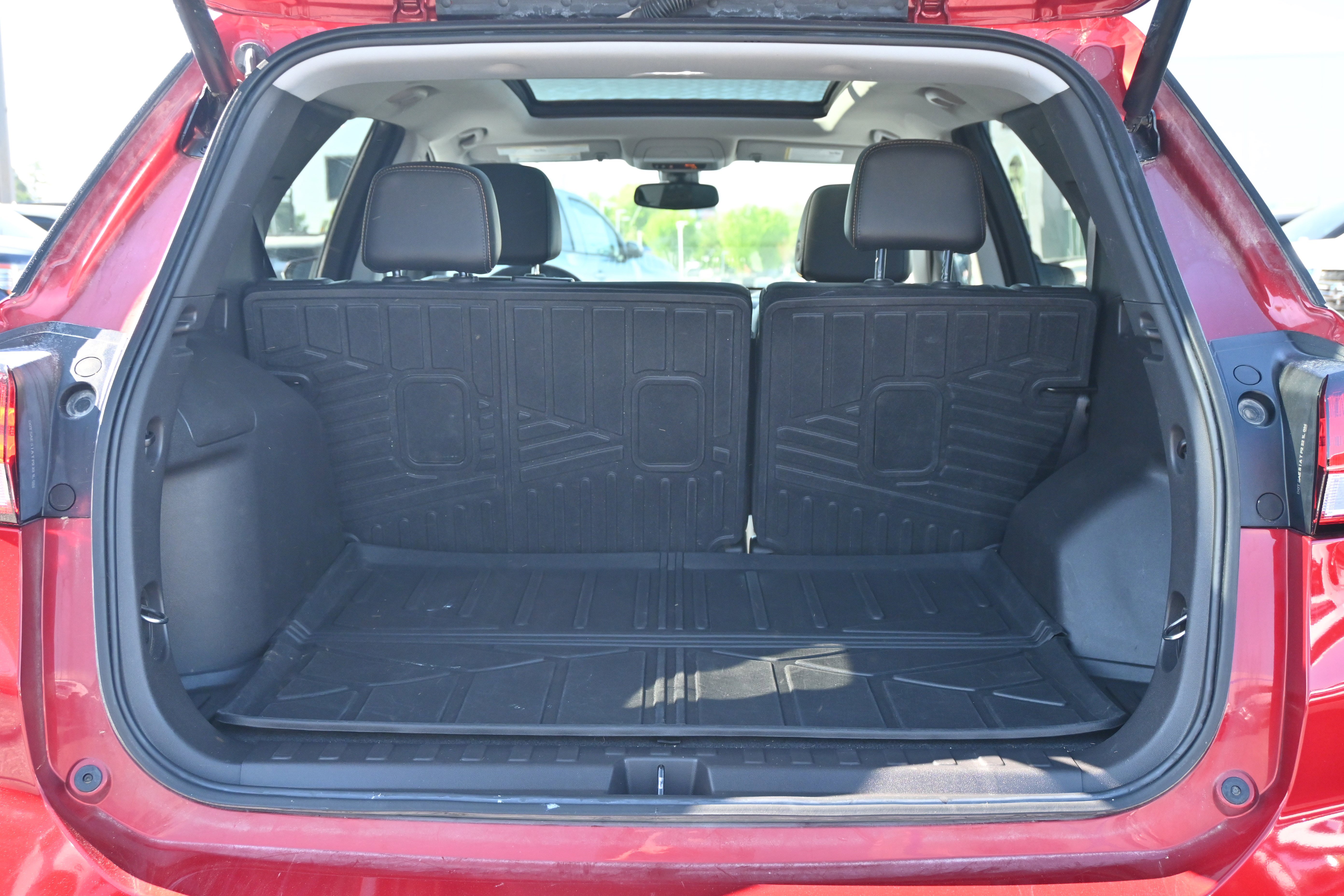 Used 2024 Chevrolet Equinox Premier FWD image 33