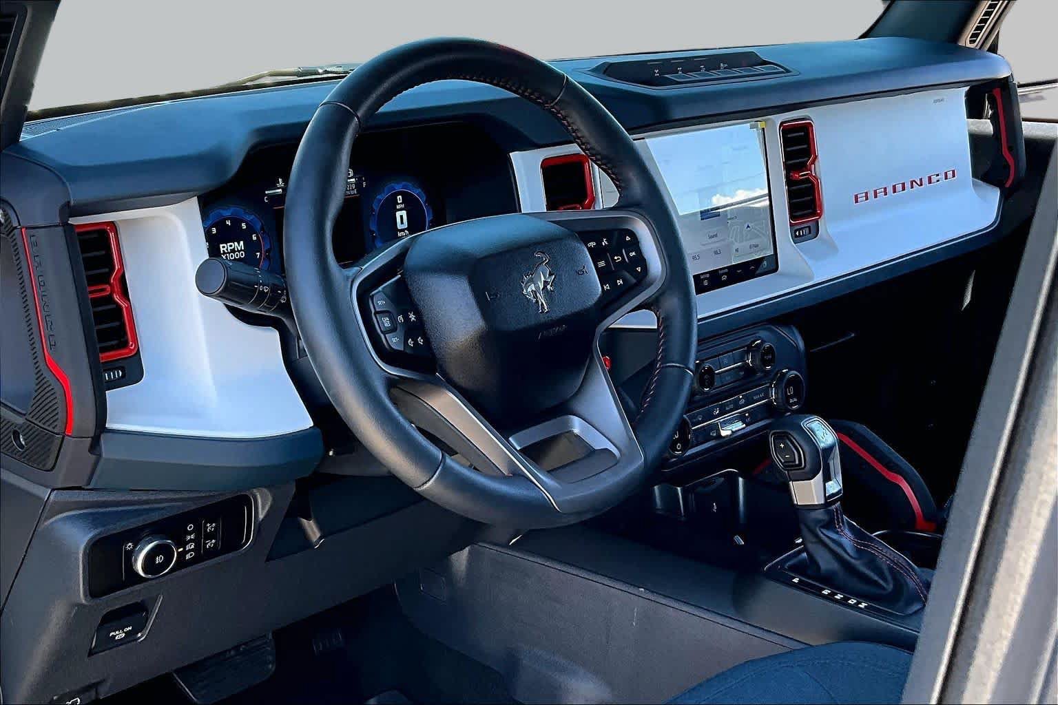 Used 2025 Ford Bronco Heritage Edition AWD/4WD image 17