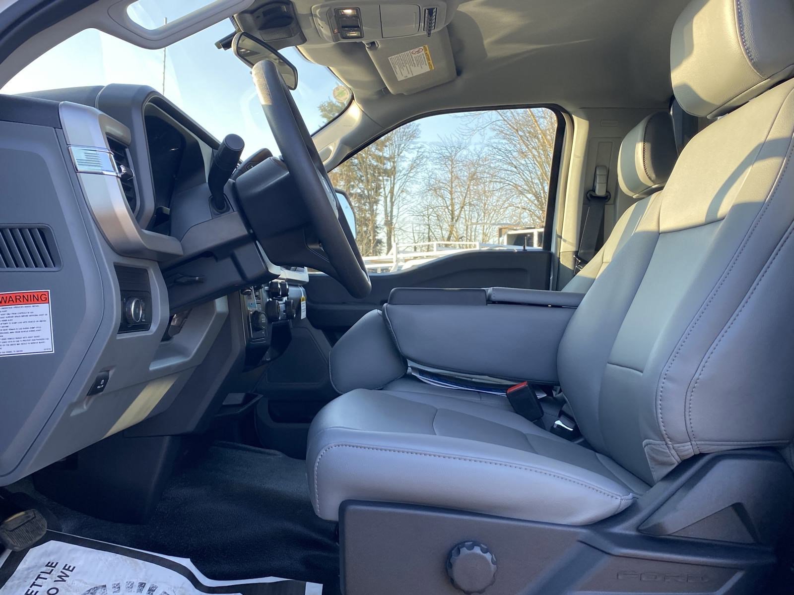 New 2024 Ford F550 4x4 Regular Cab Super Duty image 13