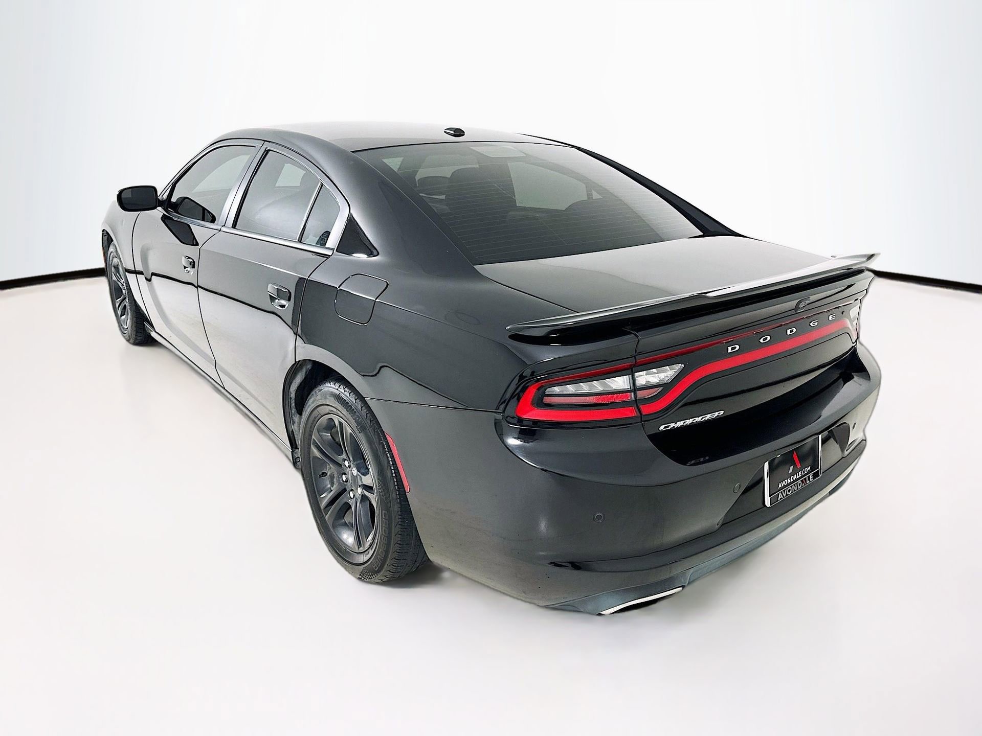 Used 2019 Dodge Charger SXT image 6