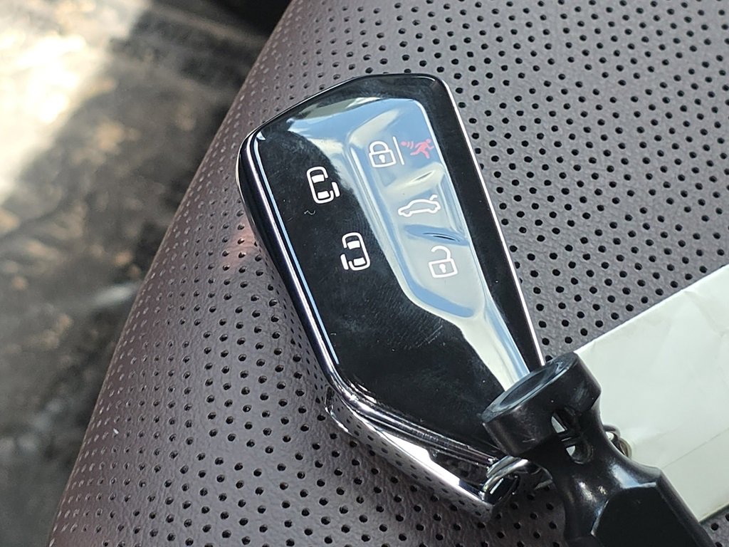 New 2025 Volkswagen ID. Buzz Pro S image 17