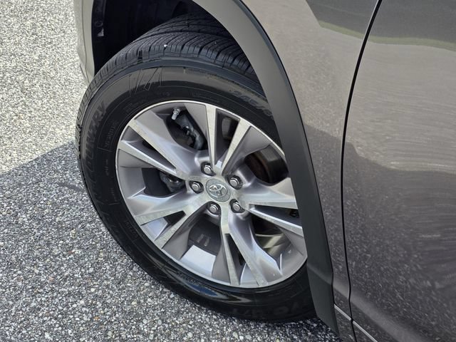 Used 2015 Toyota Highlander XLE FWD image 37