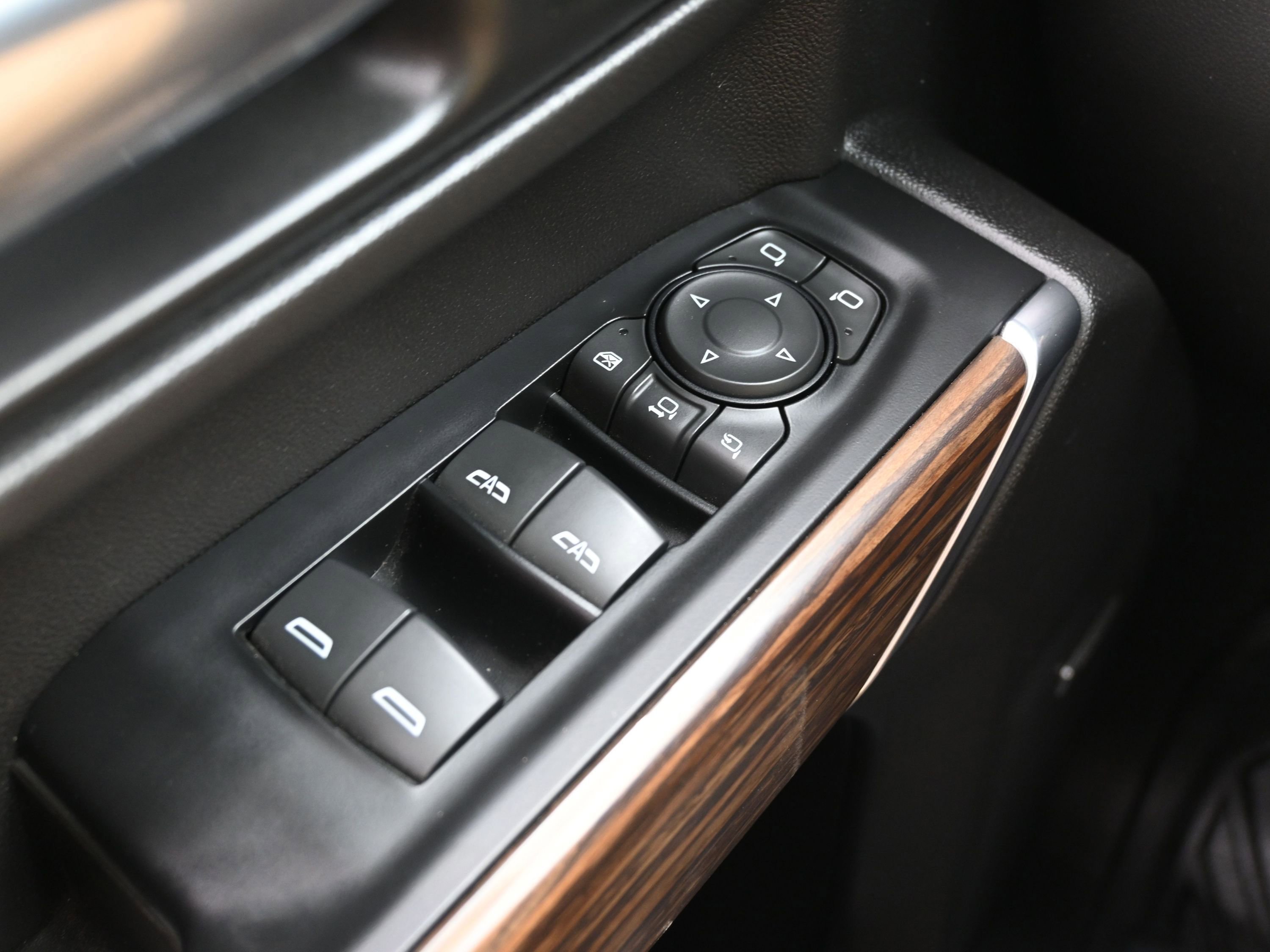 Used 2020 Chevrolet Silverado 2500 High Country w/ Z71 Off-Road Package image 25