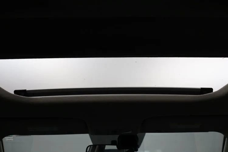 Used 2025 Hyundai Venue SEL FWD image 20