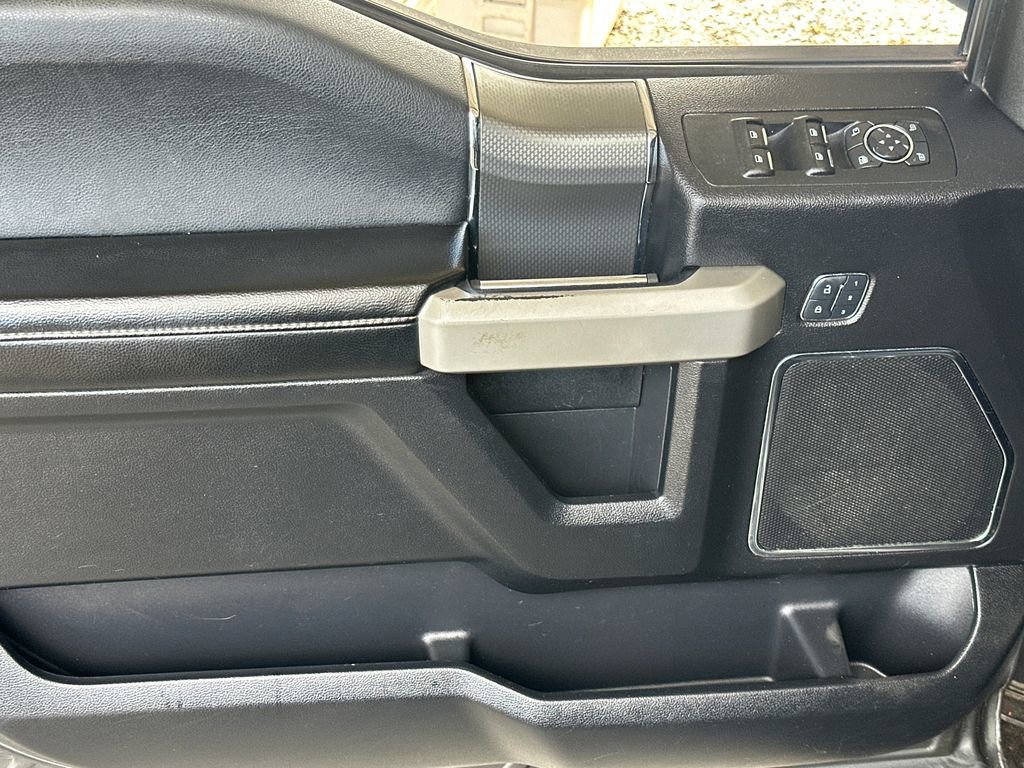 Used 2016 Ford F150 Lariat image 3