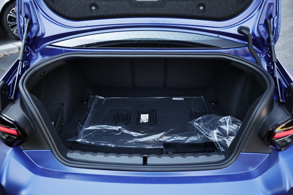 New 2026 BMW M2 w/ Lighting Package image 27