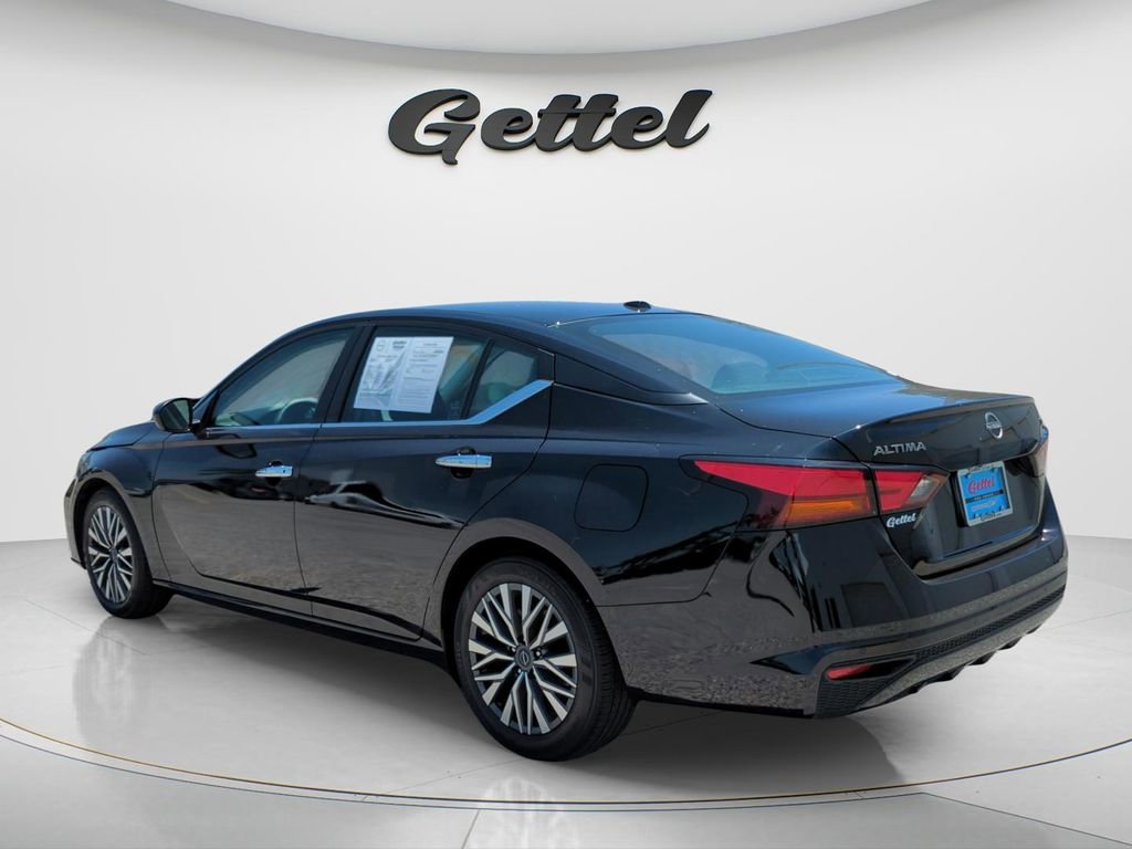 Certified 2024 Nissan Altima 2.5 SV FWD image 8