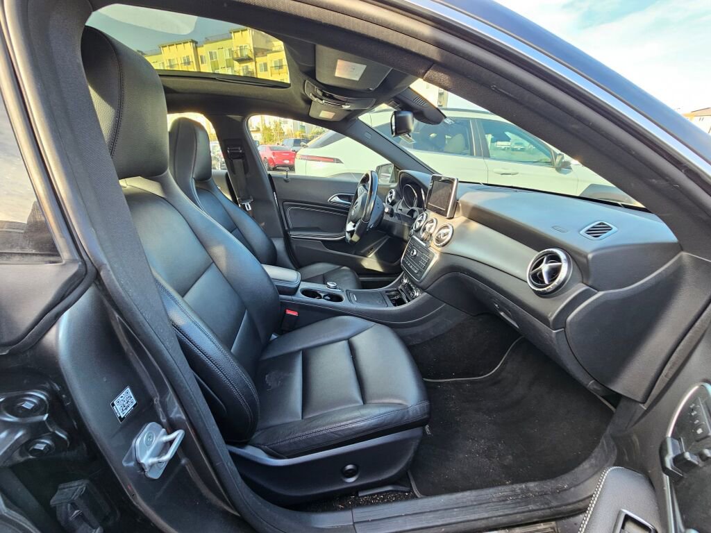 Used 2015 Mercedes-Benz CLA 250 image 9