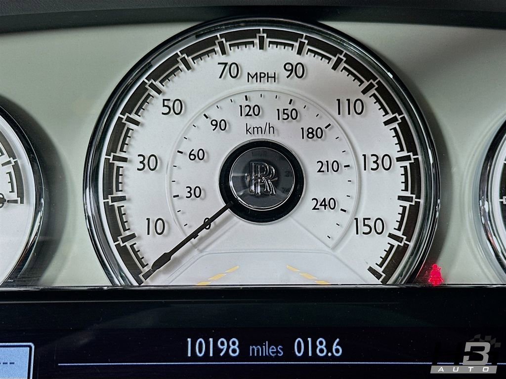 Used 2018 Rolls-Royce Dawn RWD image 11