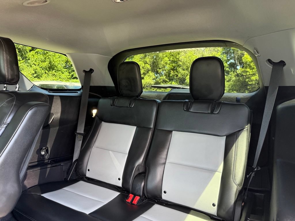 Used 2022 Ford Explorer XLT w/ Equipment Group 202A RWD image 13