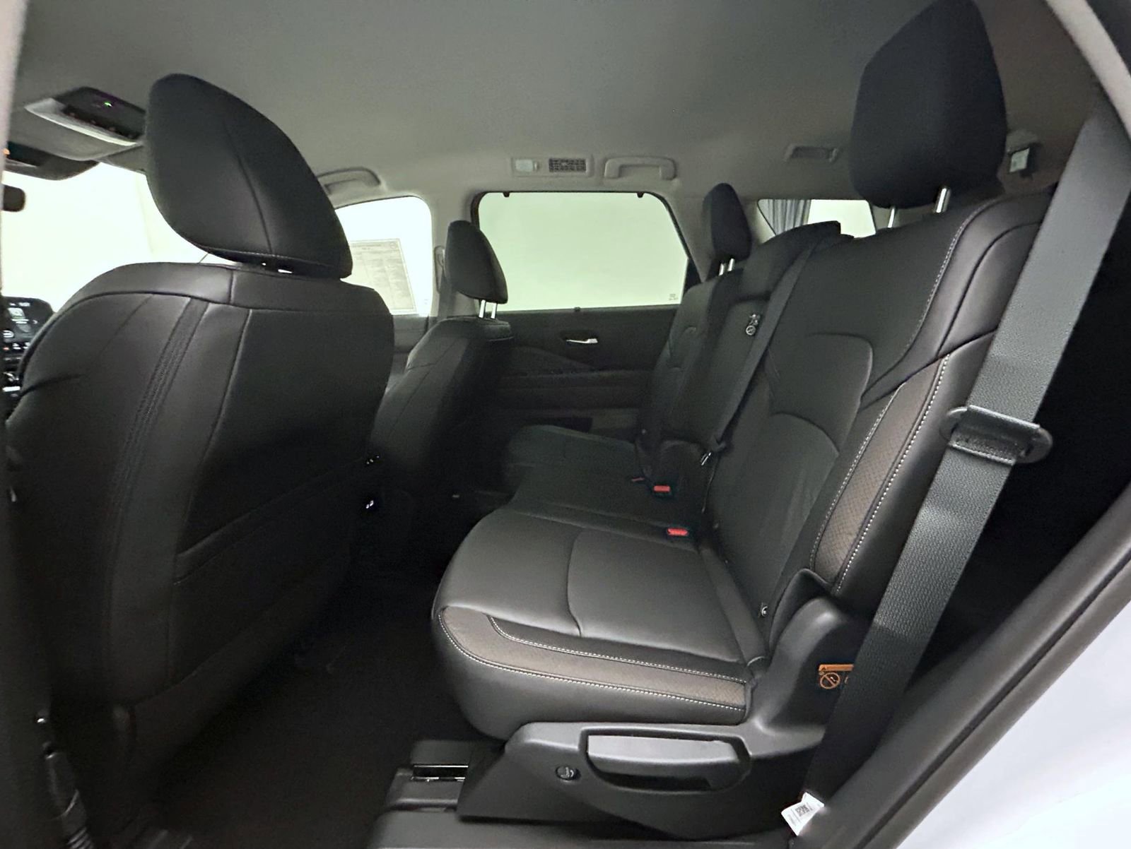 New 2025 Nissan Pathfinder SL image 11