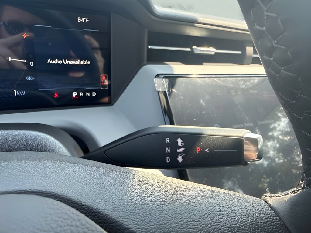 Used 2027 Chevrolet Bolt LT w/ Comfort Package FWD image 16