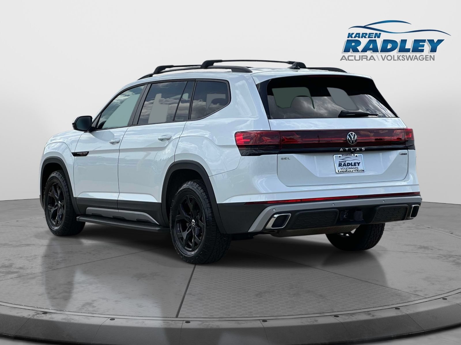 Used 2024 Volkswagen Atlas Peak Edition SEL AWD/4WD image 4