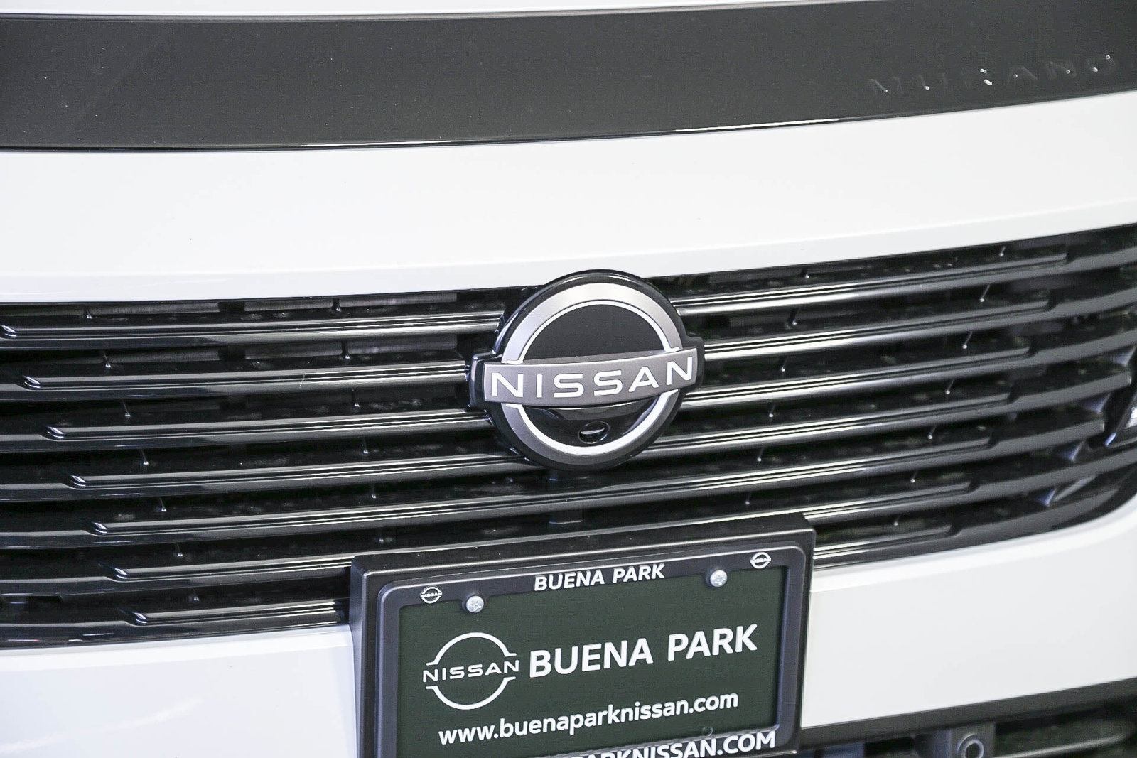 Used 2025 Nissan Murano SV FWD image 3