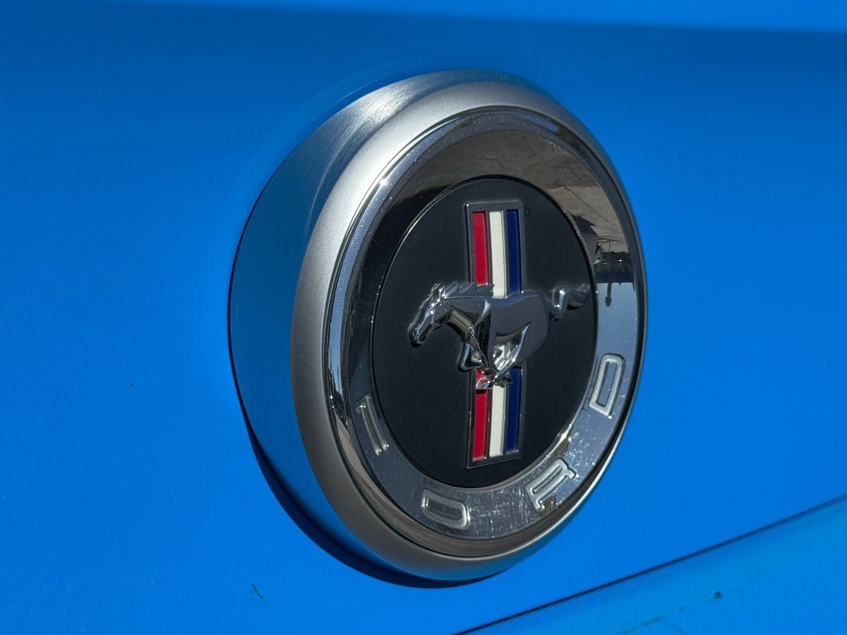 Used 2010 Ford Mustang Coupe RWD image 7