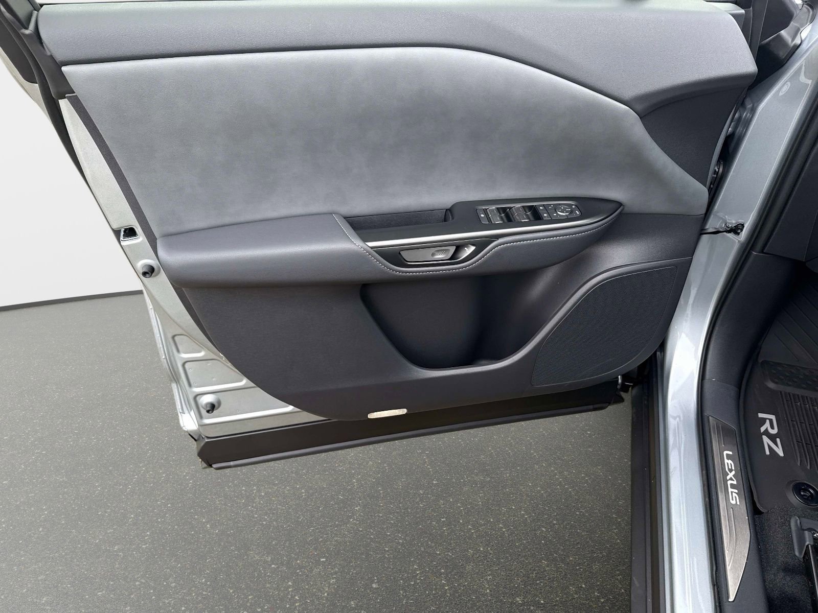 New 2026 Lexus RZ 350e 2WD image 16