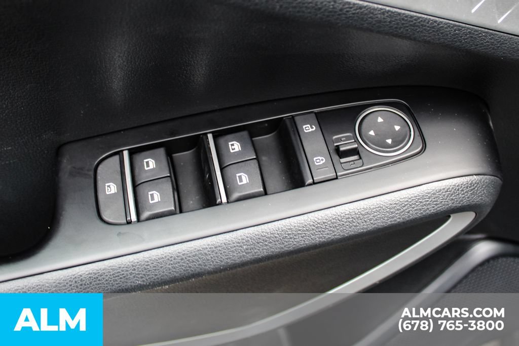 Used 2025 Kia Soul LX w/ LX Technology Package FWD image 38