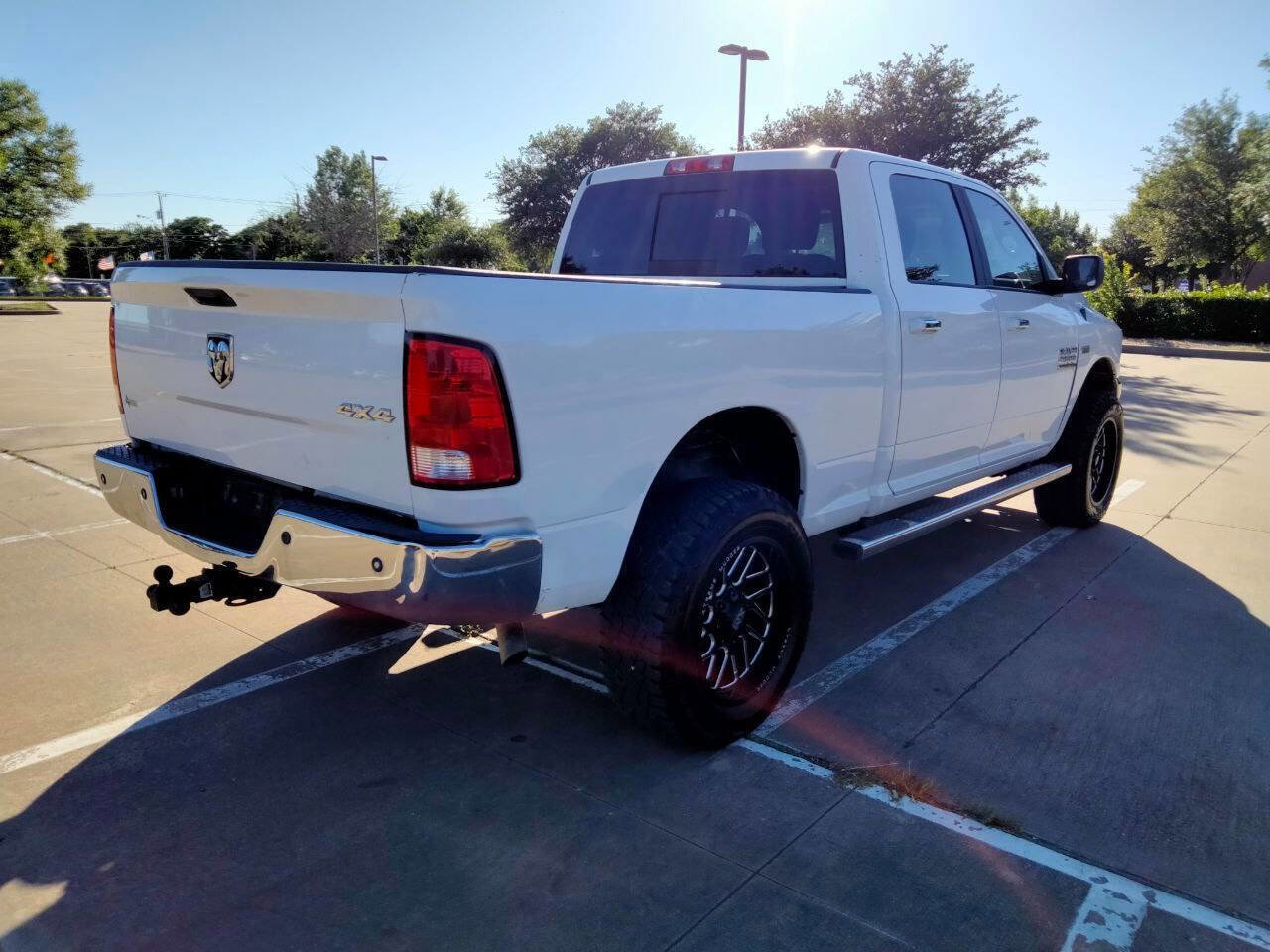 Used 2018 RAM 2500 SLT AWD/4WD image 3