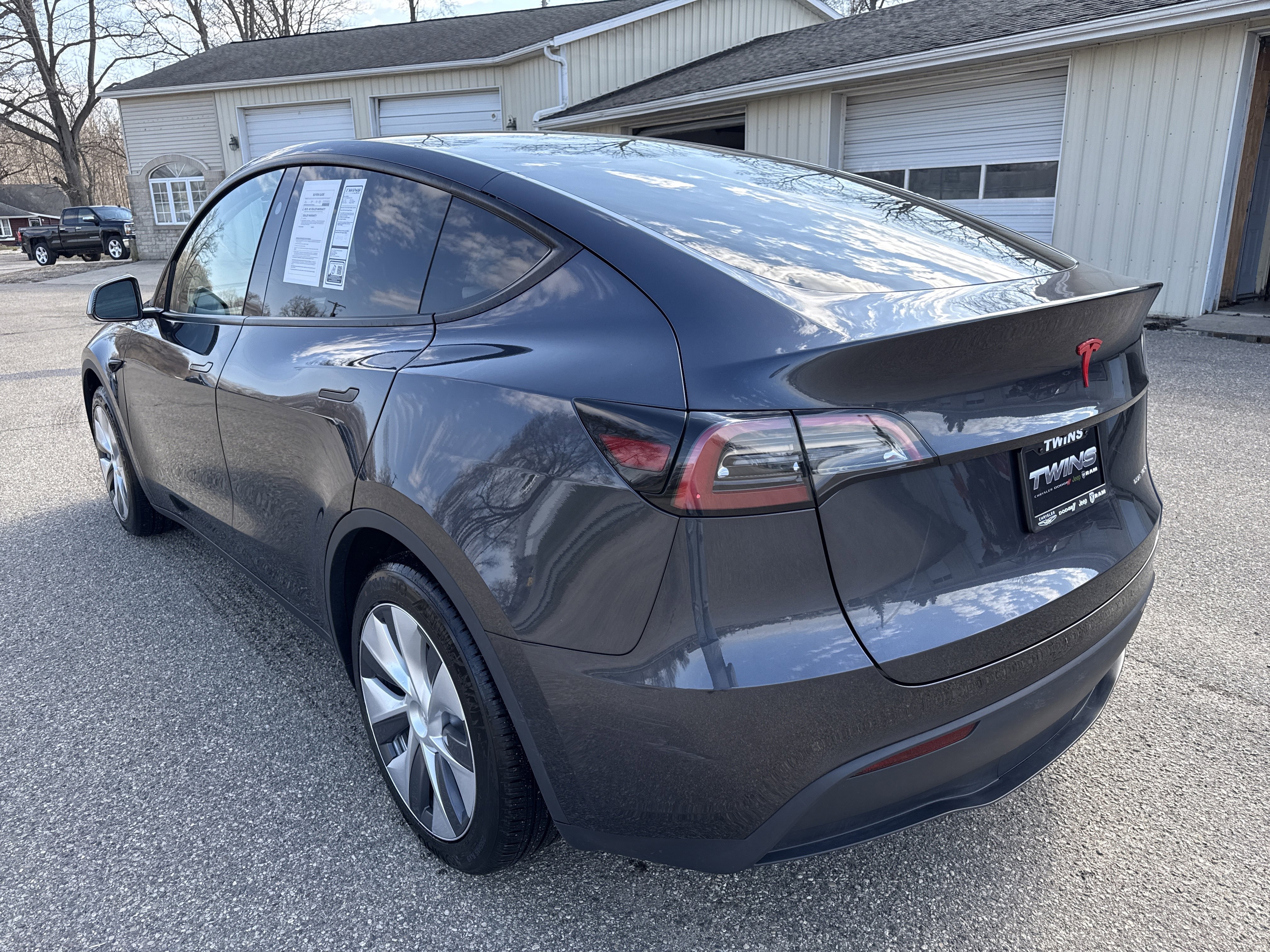 Used 2024 Tesla Model Y Long Range image 12