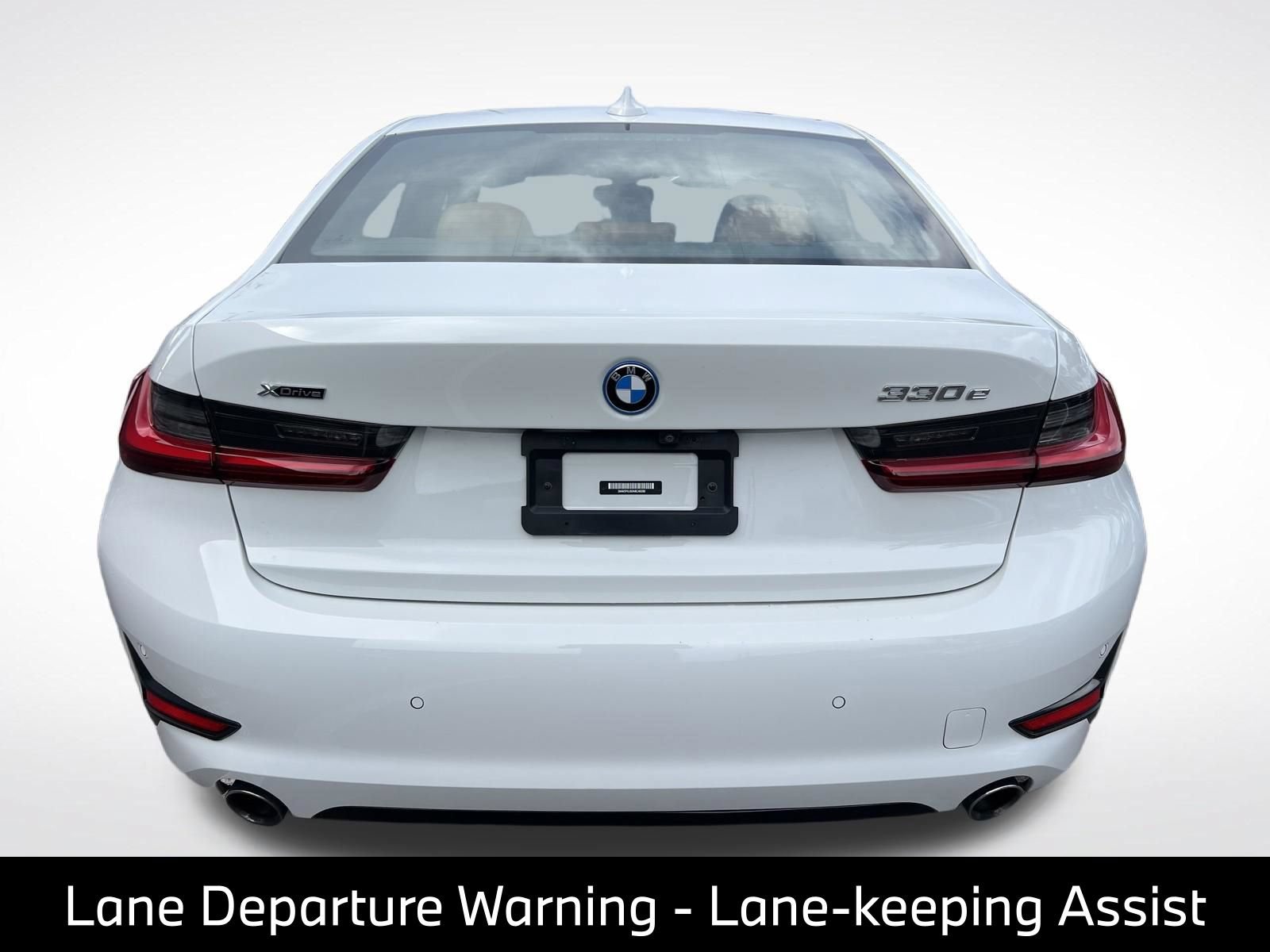 Used 2022 BMW 330e xDrive w/ Driving Assistance Package AWD/4WD image 7