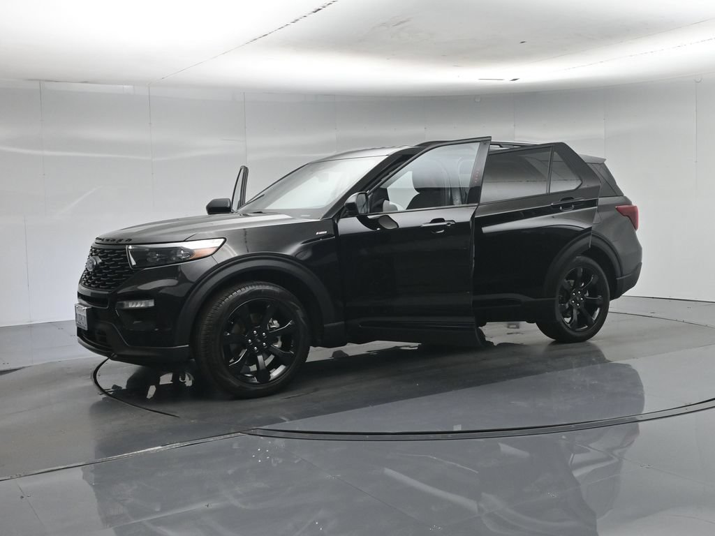 Certified 2023 Ford Explorer ST-Line w/ Class IV Trailer Tow Package RWD image 6