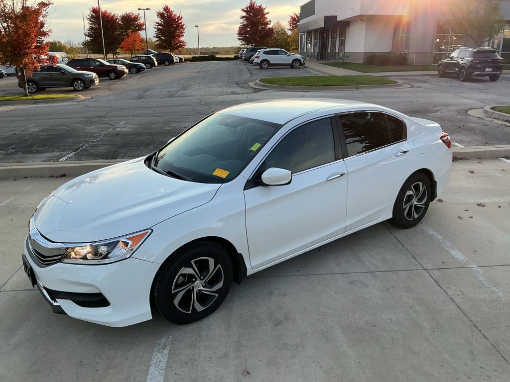 Used 2017 Honda Accord LX image 4