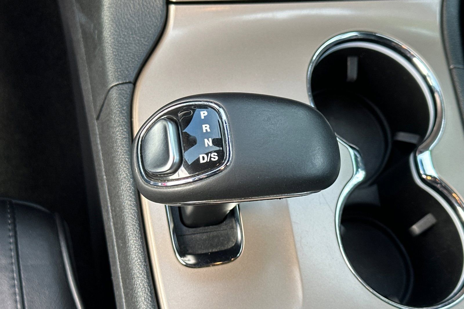 Used 2015 Jeep Grand Cherokee Summit w/ Platinum Series Group image 26