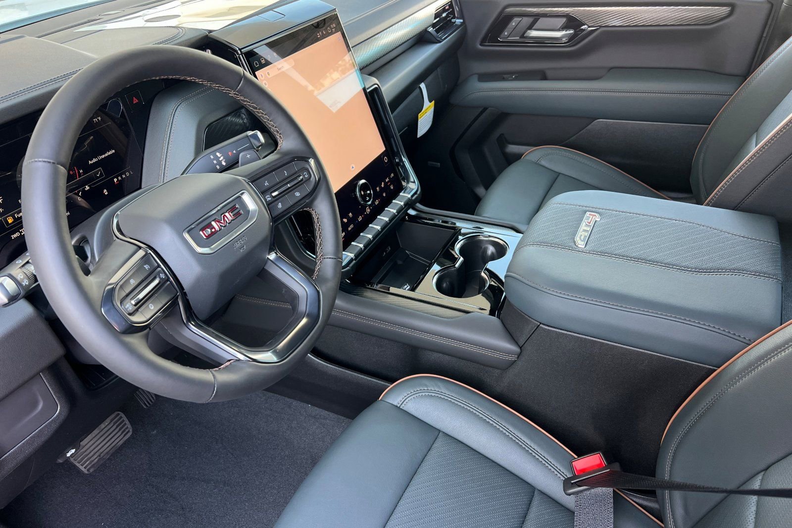 New 2026 GMC Yukon XL AT4 image 8