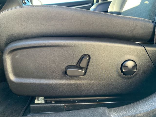 Used 2023 Chrysler 300 Touring w/ Sport Appearance Package image 40