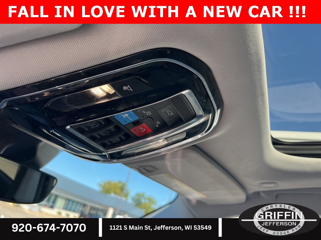 Used 2023 Jeep Grand Cherokee Overland image 24