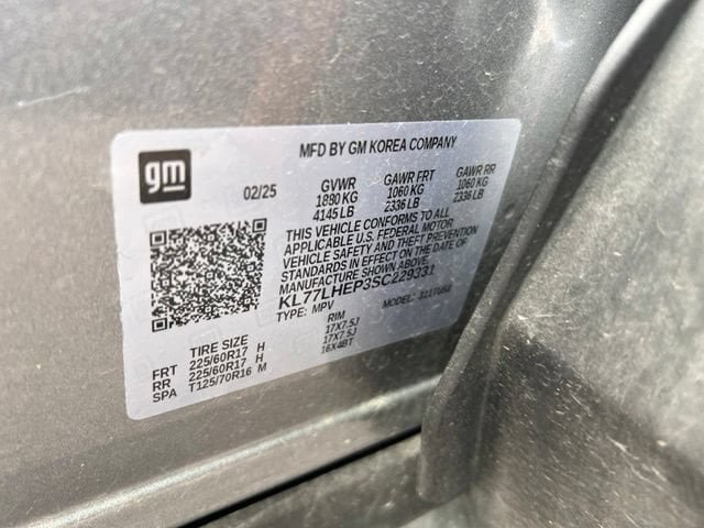 Used 2025 Chevrolet Trax LT FWD image 7