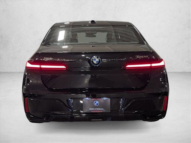 New 2026 BMW 750e xDrive image 7