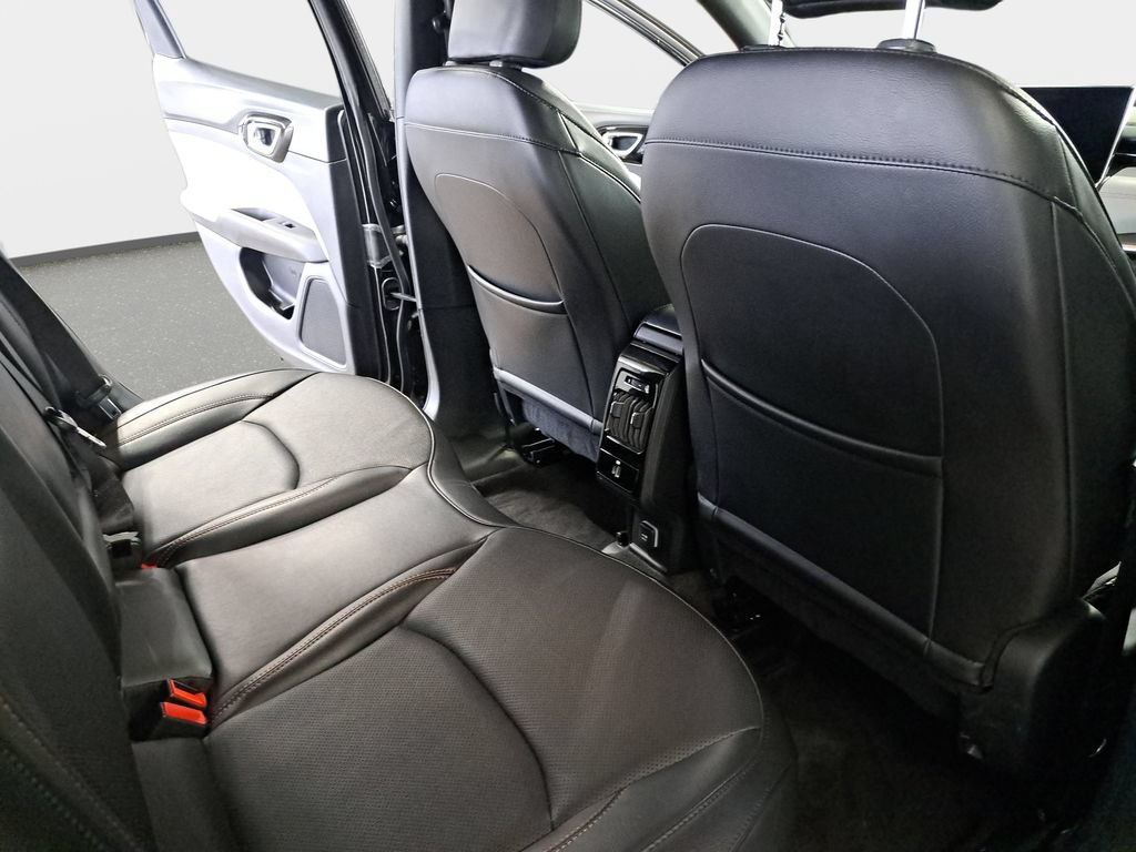 Certified 2023 Jeep Compass Limited w/ Elite Group AWD/4WD image 12