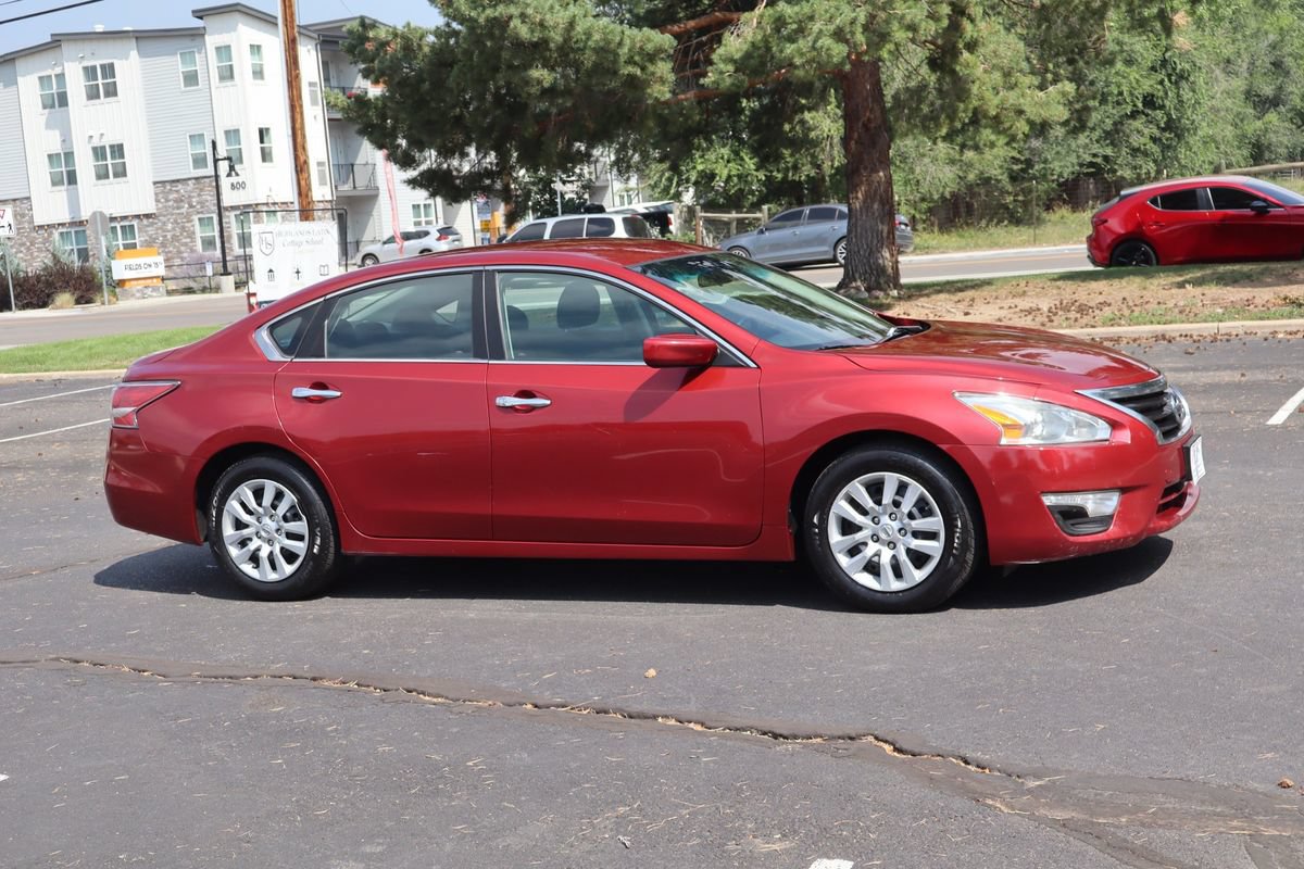 Used 2014 Nissan Altima 2.5 S FWD image 2