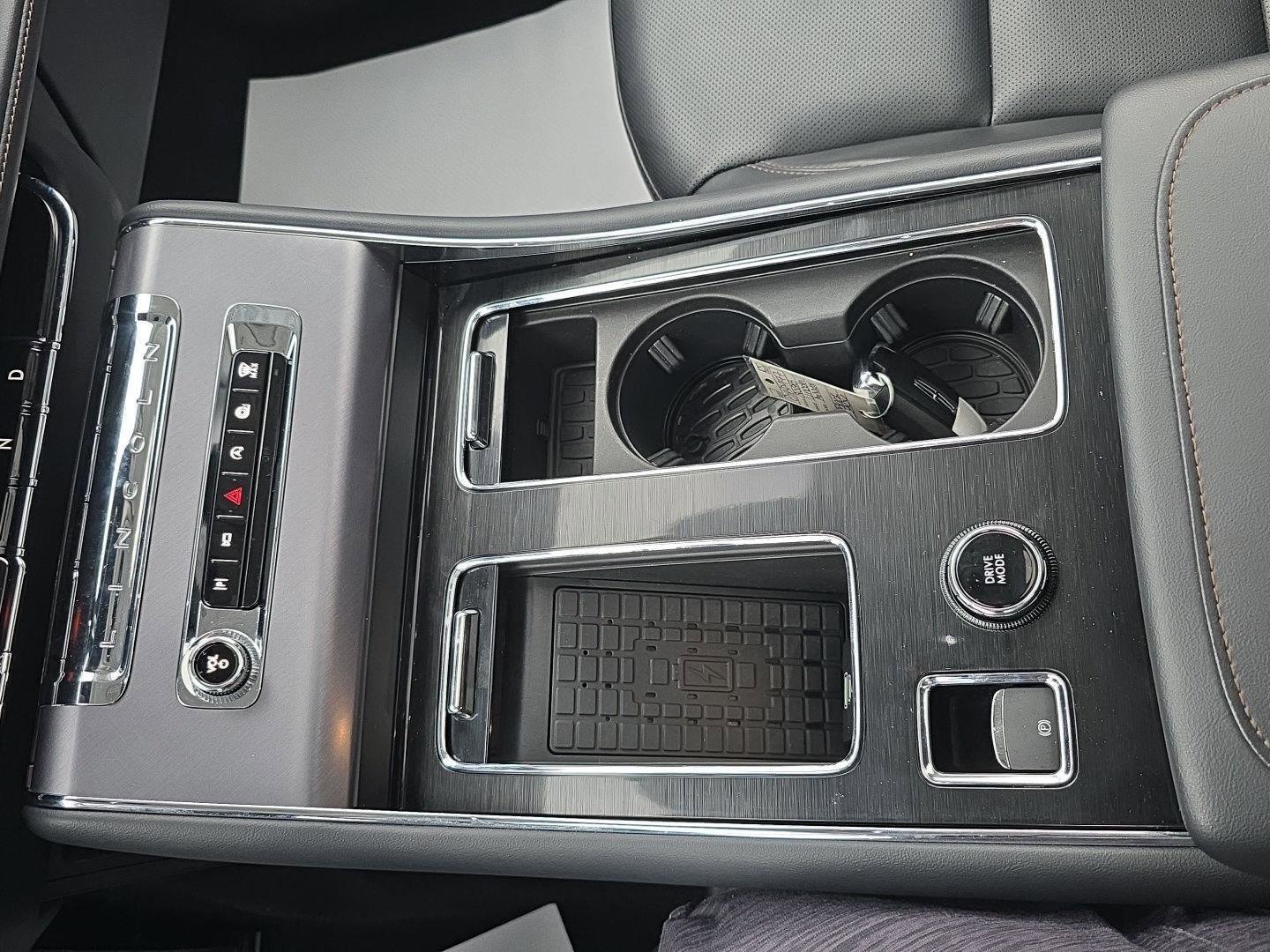 Used 2025 Lincoln Aviator AWD image 20