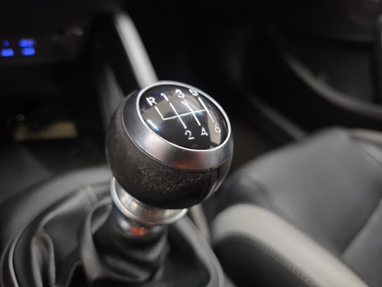 Used 2016 Hyundai Veloster Turbo FWD image 43