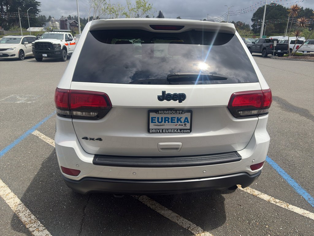 Used 2019 Jeep Grand Cherokee Laredo AWD/4WD image 19