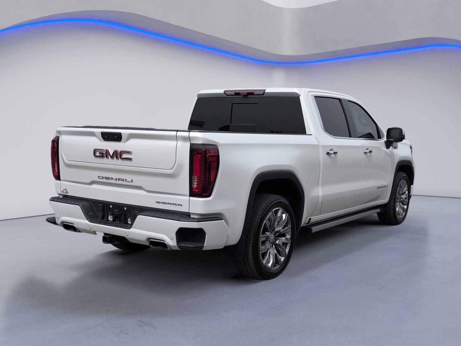 Used 2023 GMC Sierra 1500 Denali AWD/4WD image 3