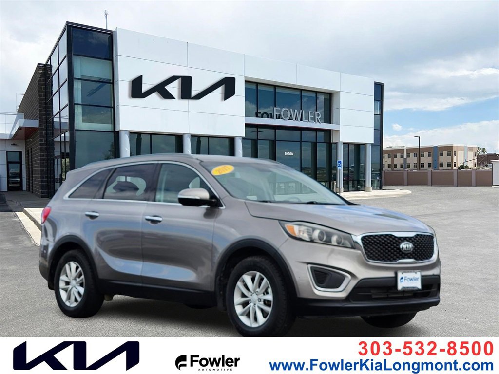 Used 2017 Kia Sorento LX w/ LX Convenience Package