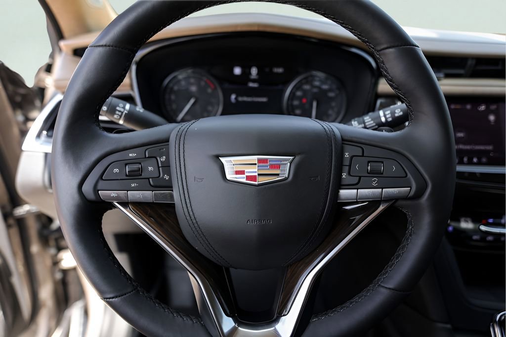 Used 2023 Cadillac XT6 Premium Luxury w/ Platinum Package FWD image 15