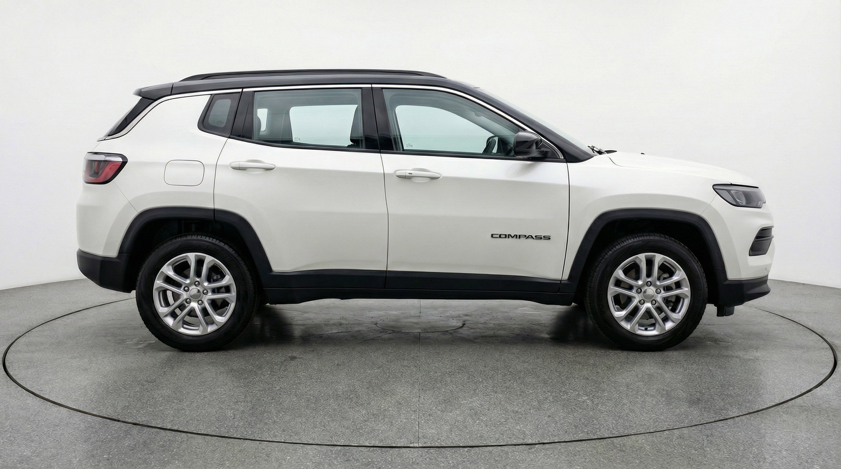 Used 2025 Jeep Compass Limited AWD/4WD image 11