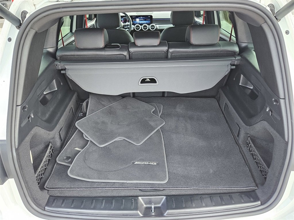 Used 2025 Mercedes-Benz GLB 35 AMG 4MATIC image 30