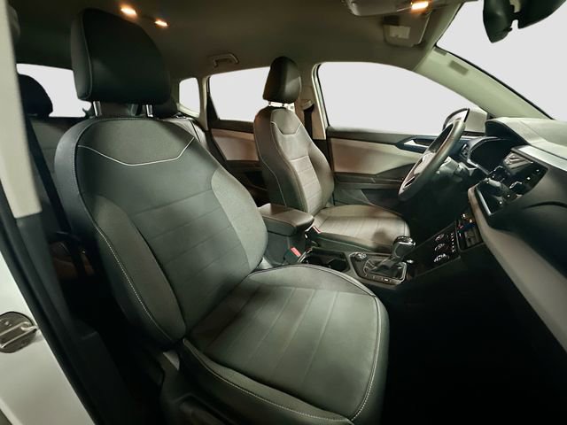 Used 2023 Volkswagen Taos SE image 27