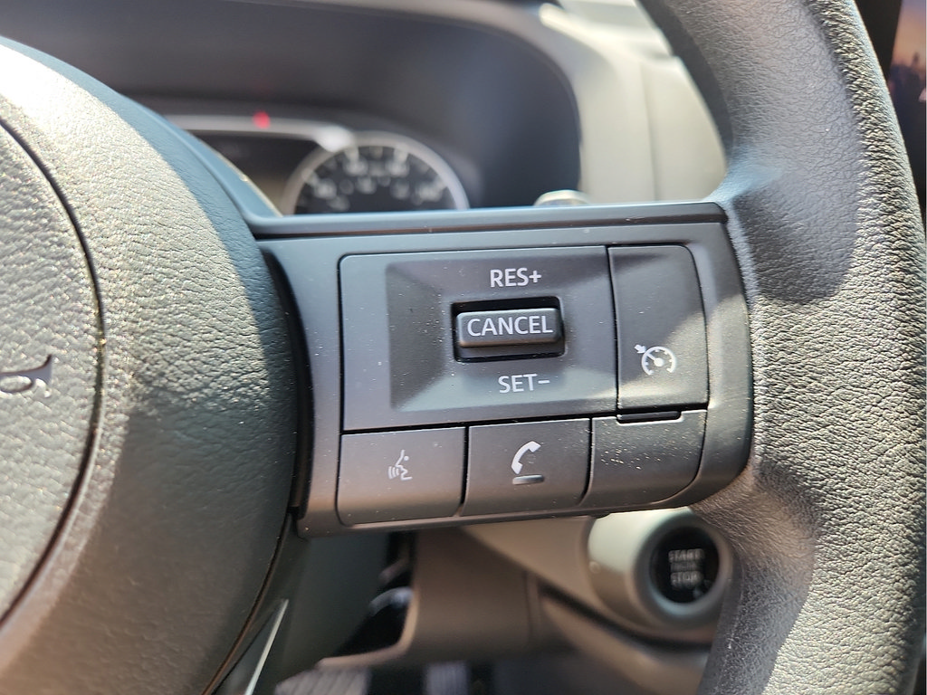 Used 2026 Nissan Pathfinder S FWD image 18