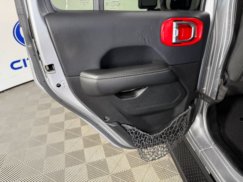 Used 2018 Jeep Wrangler Unlimited Sahara image 21